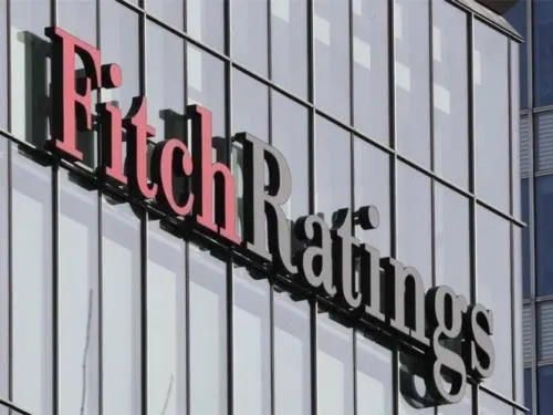Fitch mejora perspectiva de calificación de México