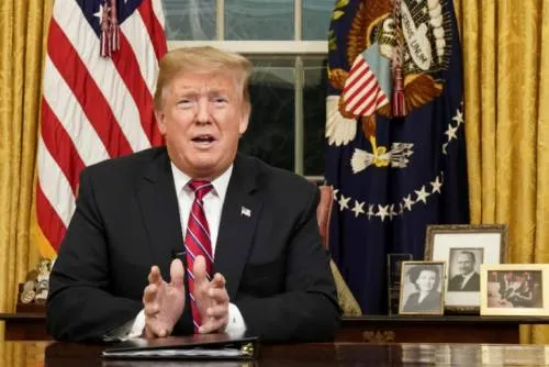 Trump continúa firme con declarar emergencia nacional para construir muro