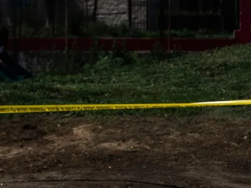 Detienen a 6 por linchar a sujeto acusado de violar y matar a niña