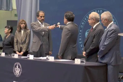 Egresar médicos competentes, objetivo de la F. de Medicina de la BUAP: Esparza Ortiz