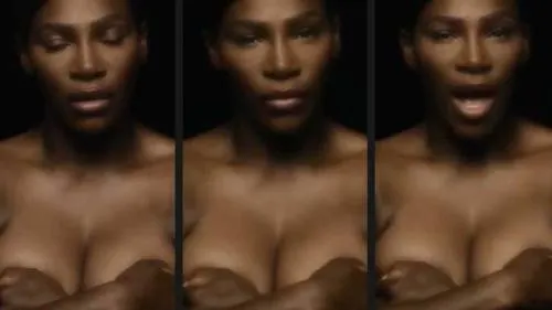 Serena Williams canta en toples para salvar vidas