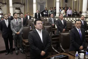 Diputados por el PRI traicionan al CEN y apoyan a RMV