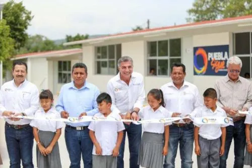 Tony Gali entrega obras de reconstrucción en Epatlán