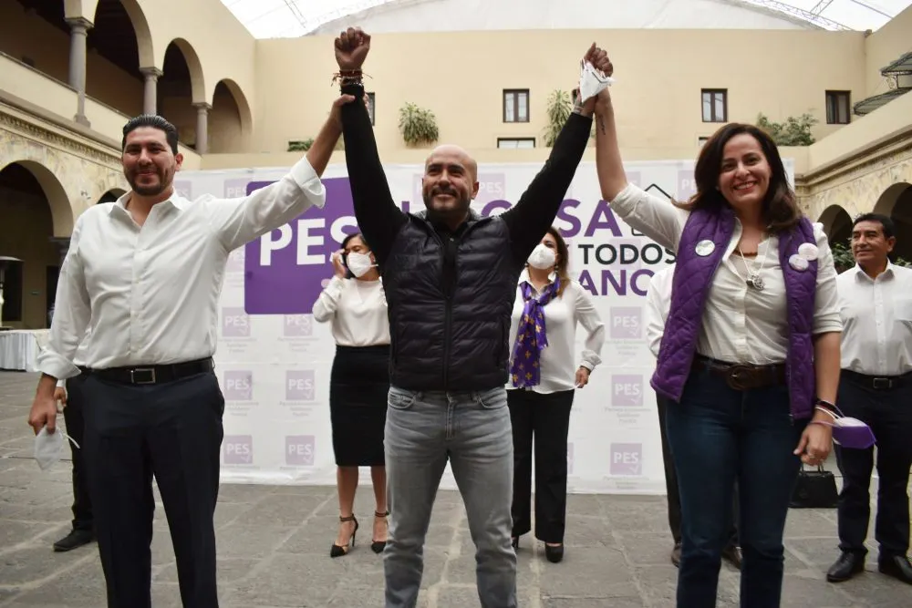 Presenta PES candidato a la alcaldía de Puebla; Edurne Ochoa busca regiduría 