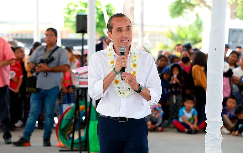 mario-riestra-san-miguel-canoa-servicio-agua