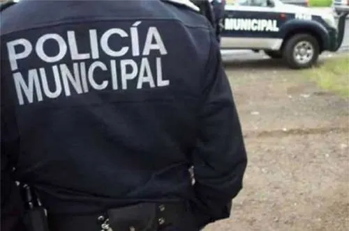 Policía municipal de Puebla se encuentra prófugo tras violar a joven mujer