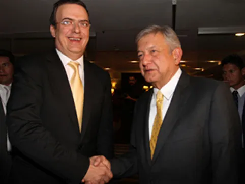 Enoja a Marcelo Ebrard la división en el PRD