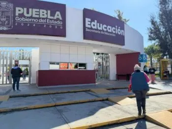 Auditoría en SEP Puebla permite recuperar 400 plazas, informa gobernador Armenta