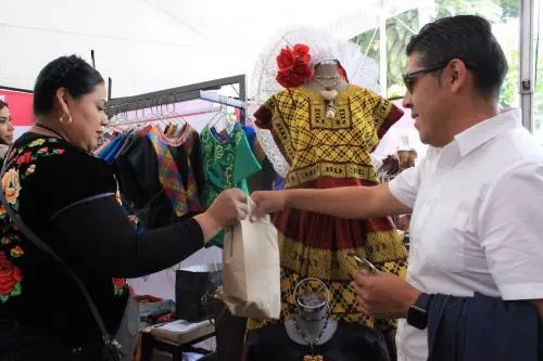 Gobierno de Tony Gali fortalece al sector textil de Puebla