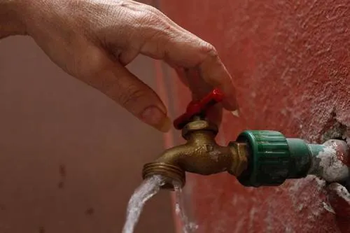 Quitarán a concesionaria facultad para fijar tarifas de agua potable; regresa al Congreso local