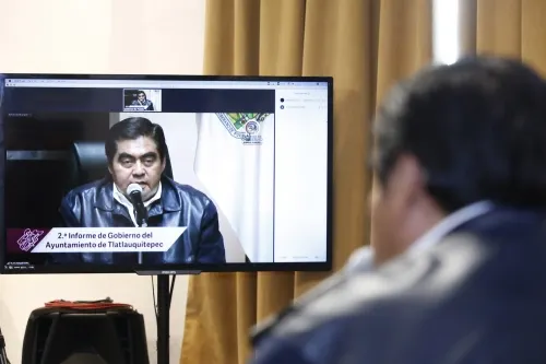 Hay que seguir la vocación de servicio de AMLO, sugiere MBH a Alcaldes