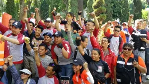 Movimiento Poder Antigandalla realiza limpia de objetos en vía pública