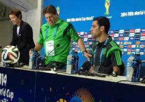 Memo Ochoa, titular, confirma Miguel Herrera