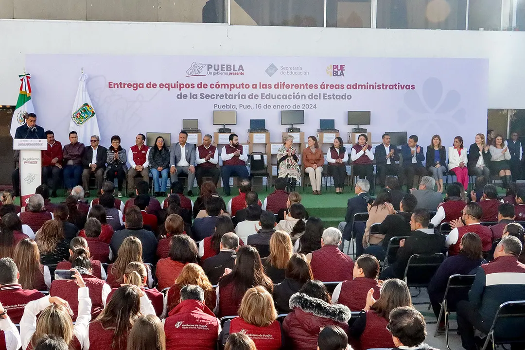 Gobierno Pue Entrega Equipo Computo Sep