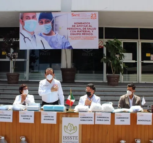 SNTE 23 entrega de insumos de protección para el hospital ISSSTE