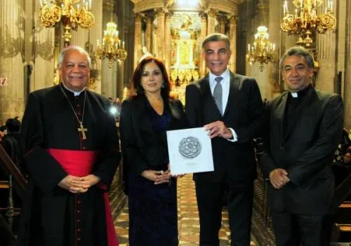 Presentan libro “Antigua Catedral de Puebla”