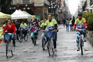Dona Agua de Puebla 50 bicicletas para la Ciclovía Paseo Histórico