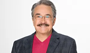 Tras 20 años en la pantalla, Pedro Sola deja el clóset