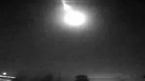 Pedazo de cometa ilumina españa en la madrugada
