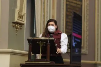 Presentan en el Congreso de Puebla iniciativa para que trabajadores cuenten con permiso de paternidad de 20 días