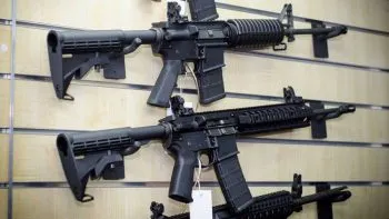 Surge polémica por venta de rifle para menores de edad en EE.UU.
