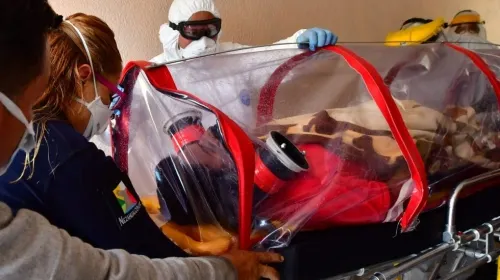 Confirman contratación de médicos cubanos en Ciudad de México a través de un convenio de 135 mdp