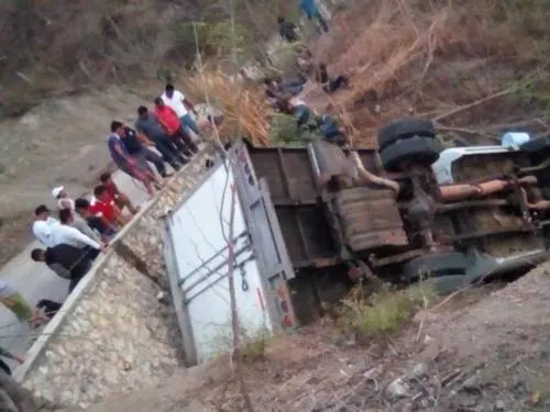 Terrible accidente carretero en Chiapas deja 25 migrantes muertos