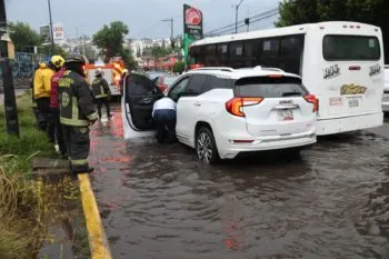 Tormenta eléctrica provoca caos vial; varios automóviles varados en La Margarita
