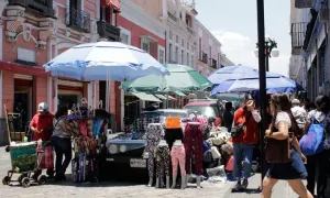 Informales toman alternativa y se instalan de la 14 a la 20 pte