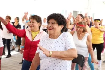 Adultos mayores se activan en Puebla: SMDIF se suma al Día Mundial de la Activación Física
