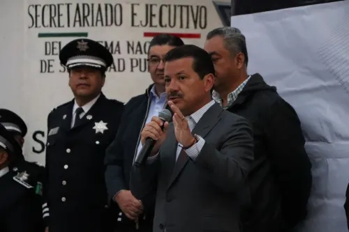 Equipa gobierno de San Pedro Cholula a elementos de la Secretaría de Seguridad