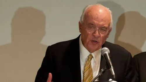 Gertz Manero nombra a José Agustín Ortíz Pinchetti como fiscal electoral