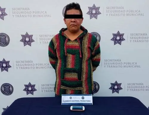 Detienen elementos de la SSPTM a dos personas por robo a transeúnte