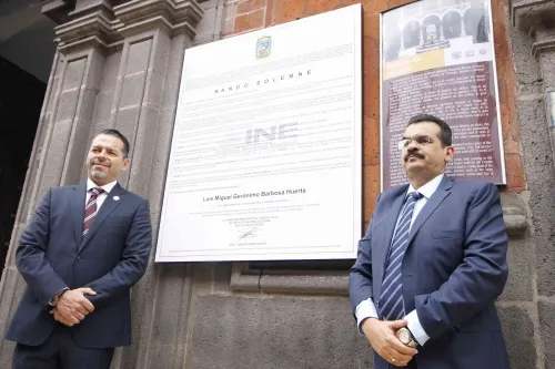 Colocan bando solemne en sede de Poderes de Gobierno para notificar triunfo de Barbosa