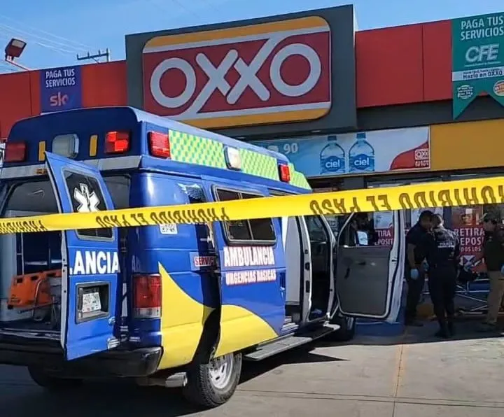 Le dan de balazos a un viene viene afuera de un Oxxo en Atlixco