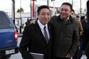 Luz del sol dañó huellas podotáctiles; empresa deberá repararlas