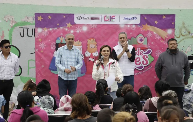 smdif-entrega-juguetes-villa-frontera