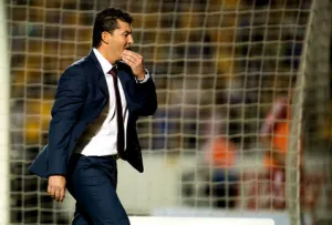 Hace Chivas oficial despido del Chepo de la Torre