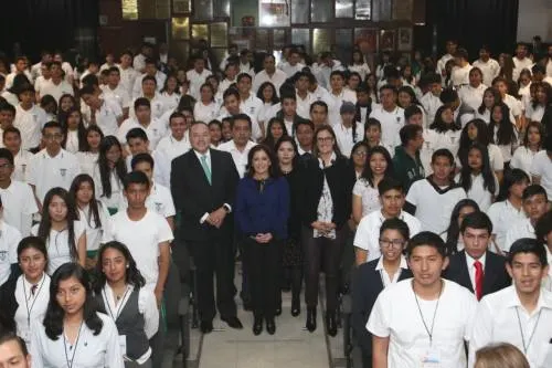 Promueve Dinorah López la participación social de la juventud