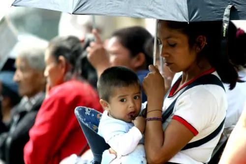 Tres de cada 10 madres en Puebla son solteras: INEGI