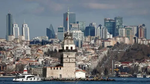 Ordenan confinamiento para menores de 20 años en Turquía