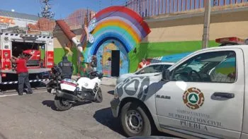 Docentes del Colegio Oviedo controlan incendio en ofrenda, pero se intoxican