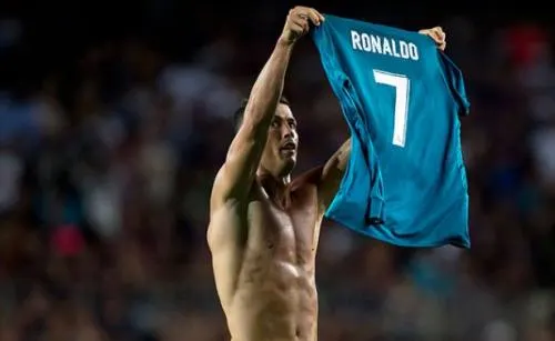 [Video] Así arremetió Cristiano Ronaldo contra árbitro en el Camp Nou
