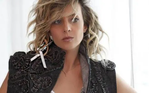 La cantante Fey lució atrevida lencería mostrando sexy figura (FOTO)