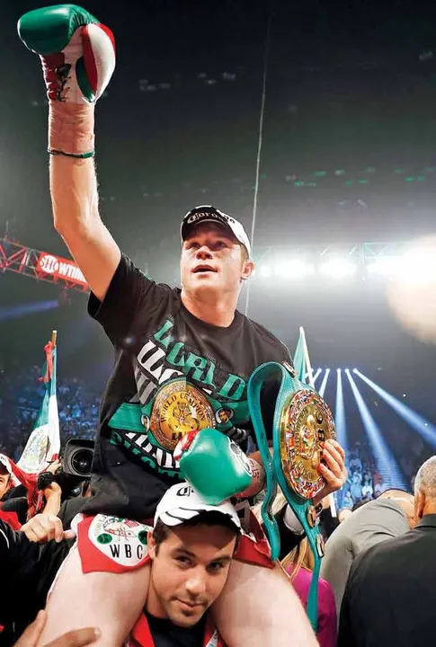 Saúl ”Canelo” Álvarez arrasó con Josesito López