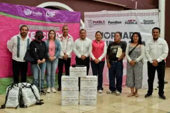 Entrega SMDIF apoyos alimentarios en Azumiatla y Totimehuacan