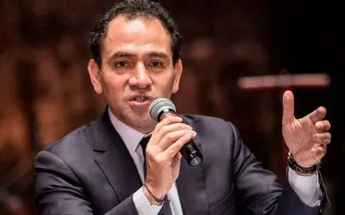 El secretario de Hacienda, Arturo Herrera, da positivo al Covid-19