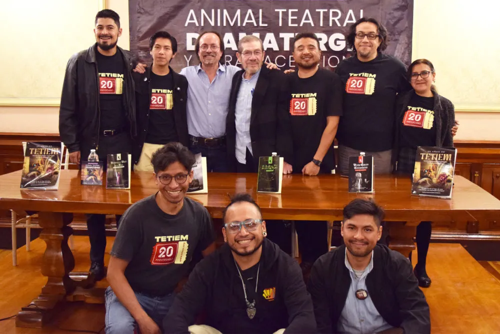 Presenta gobierno estatal colección literaria de compañía de dramaturgia