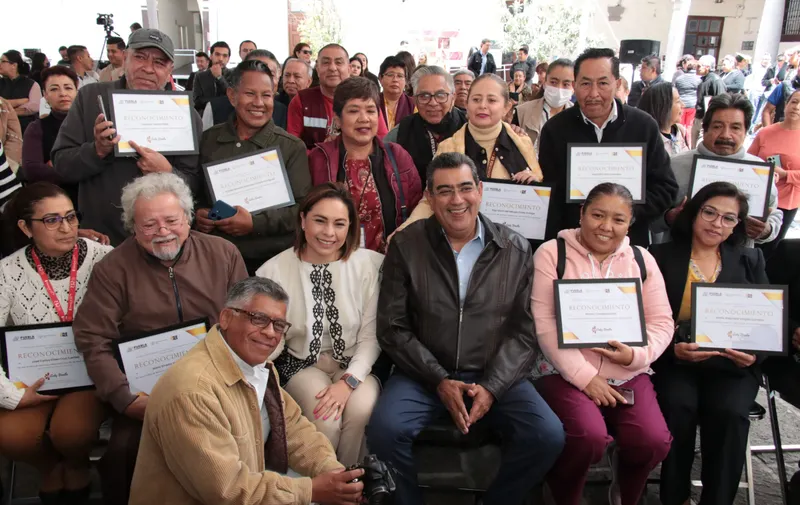 reconocimiento a la trayectoria de 130 colaboradores