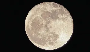 Mito, la Luna de octubre; fenómeno de percepción